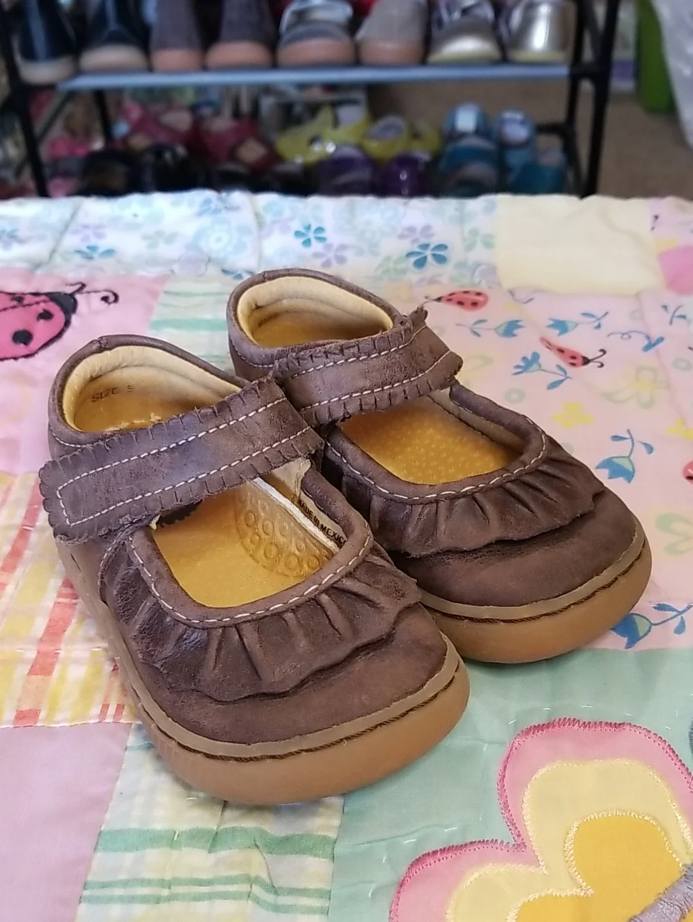 Livie & Luca Soft Originals Made in Mexico Vintage Brown Ruche Size 5